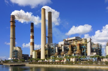 florida-coal-plant-with-palm-trees